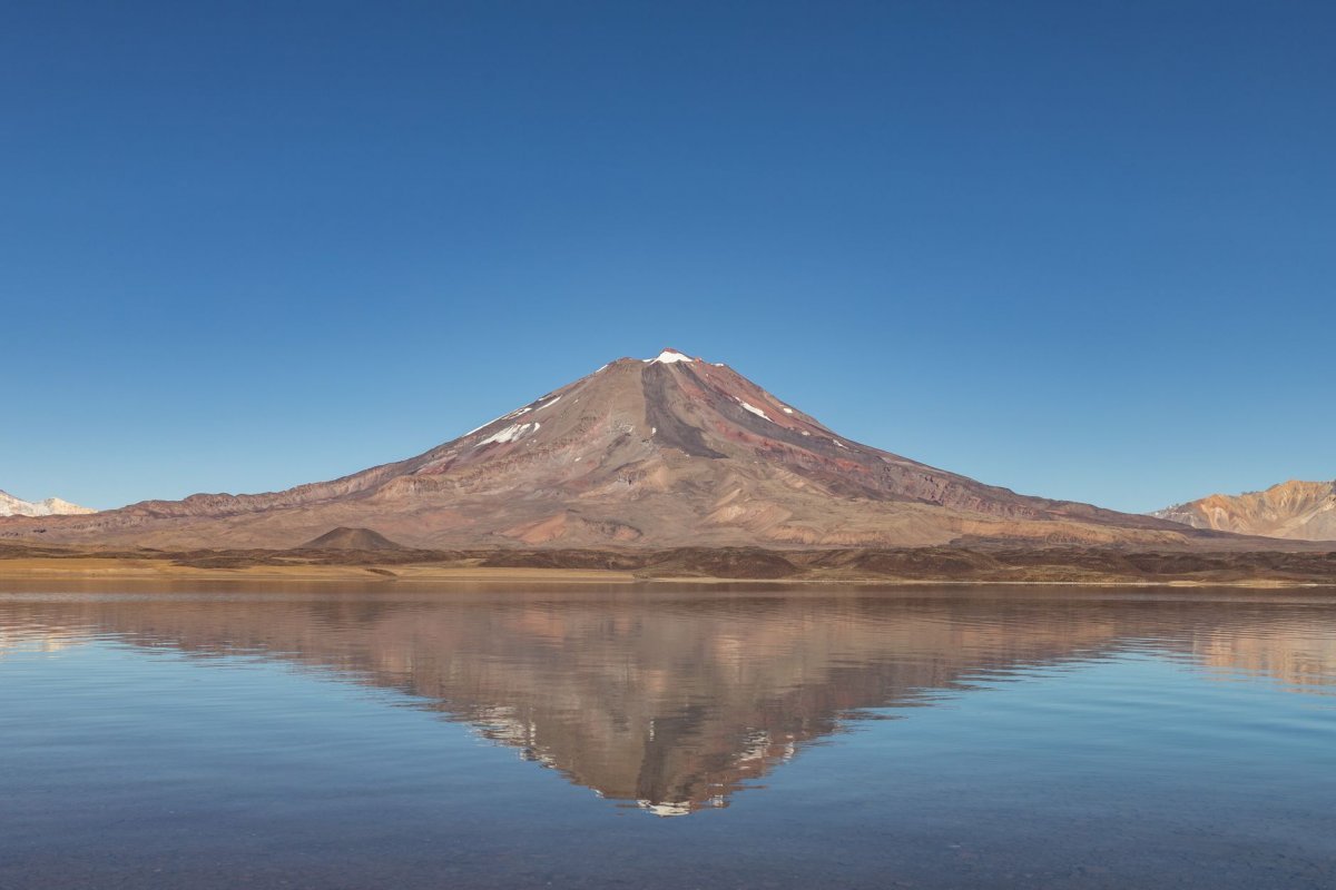 Laguna del Diamante turquesa volcán Maipo Mendoza