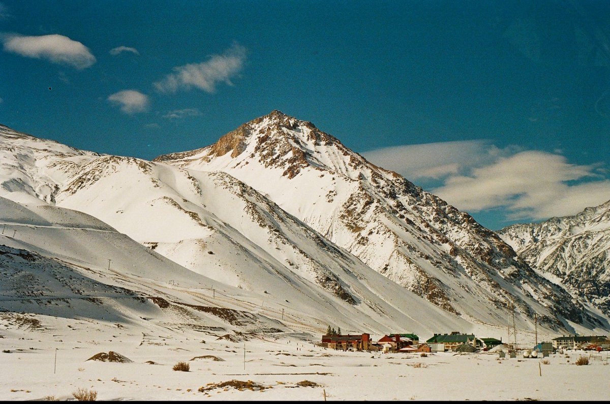 paisaje nevado de montaña cerca de San Rafael Mendoza